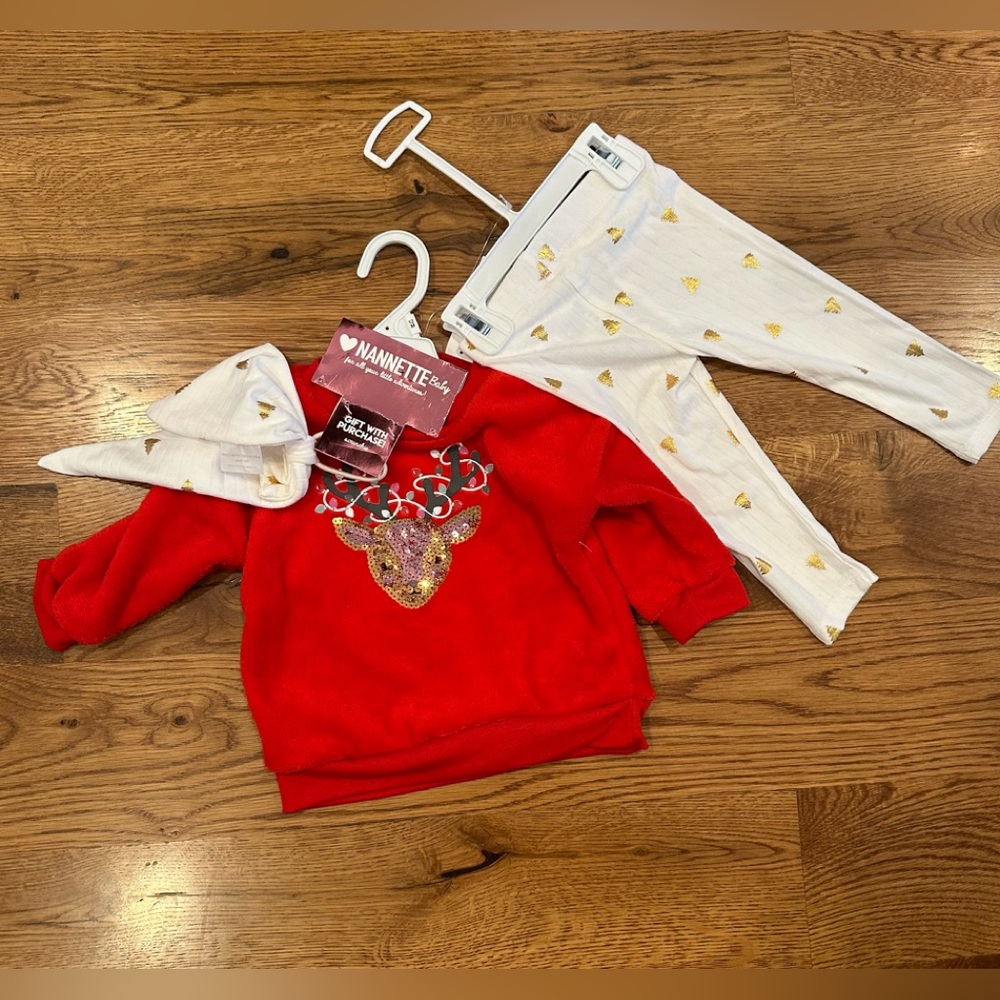 Brand new! Nannette baby girls 18 months Reindeer Christmas Holiday outfit